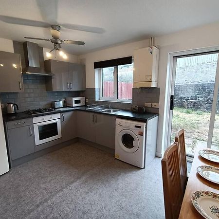 Вилла Trevithick Gardens, No 47. Мертир-Тидвилл Экстерьер фото