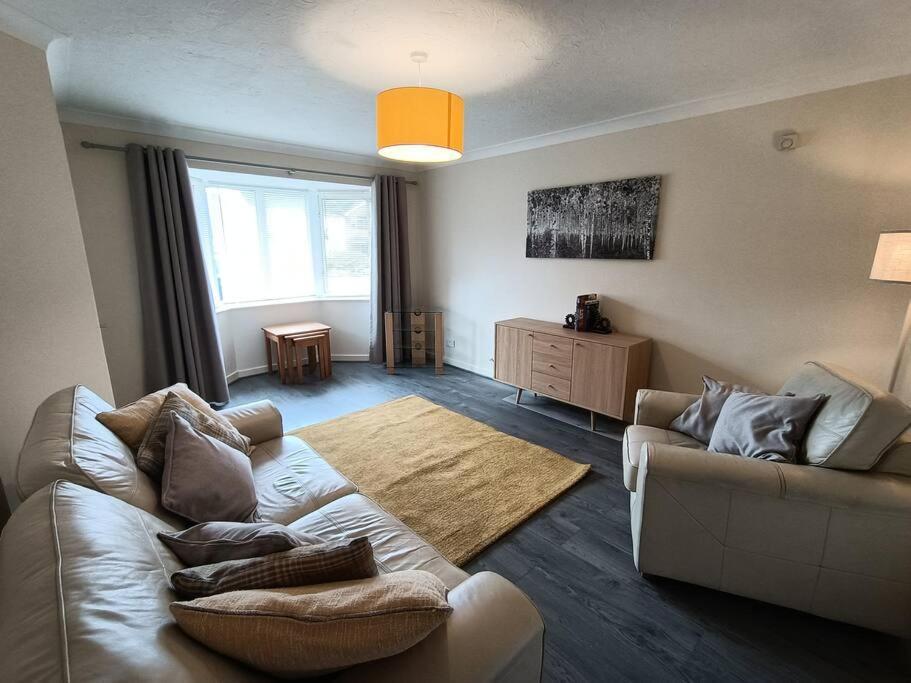 Вилла Trevithick Gardens, No 47. Мертир-Тидвилл Экстерьер фото